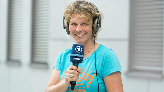 Julia Metzner wird fr die ARD das Endspiel der EM im Radio bertragen