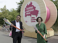 Telekom Deutschland Chef Srini Gopalan (links) und Berlin Wirtschaftssenatorin Ramona Pop (rechts)