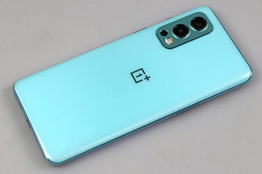 Hochwertig verarbeitet mit Glasrckseite: Das OnePlus Nord 2 5G