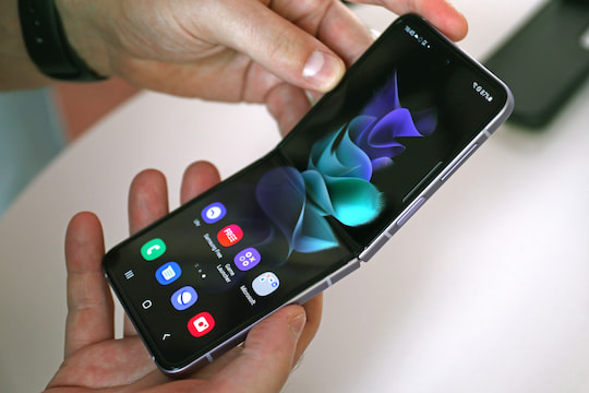 Das Samsung Galaxy Z Flip 3 5G hat wie der Vorgnger ein 6,7-Zoll-Display