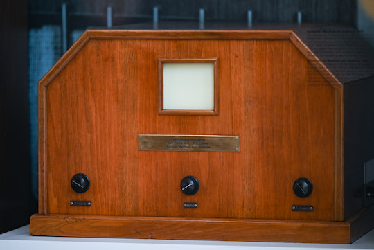 Kathodenstrahlfernseher: Das erste elektronische Fernsehgert von Manfred von Ardenne