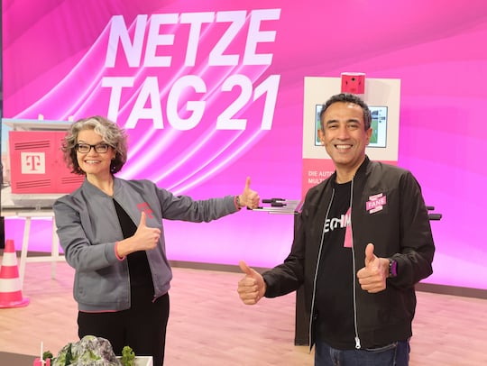 Vorstndin Technik & Innovation Claudia Nemat (links) und Deutschland Chef Srini Gopalan (rechts) stellten die Netzplne der Telekom vor.