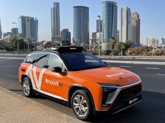 Das Unternehmen Mobileye rstet autonome Fahrzeuge mit Sensoren und Software aus. Erster Kunde werden Volkswagens Elektrofahrzeuge sein.