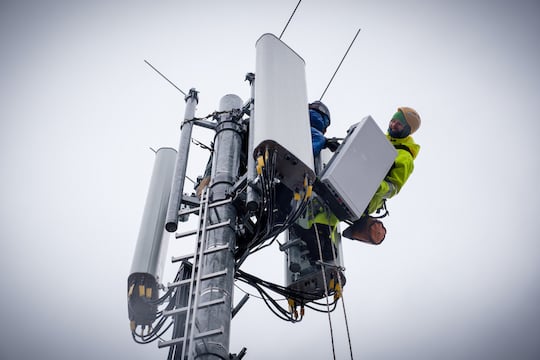 An verschiedenen Stellen im Land ist die Telekom dabei, ihr Netz aus- und aufzubauen.