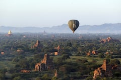 Die Tempel von Bagan im Land Myanmar (frher Burma) sind bei Touristen sehr beliebt. Telenor hat das Land verlassen.