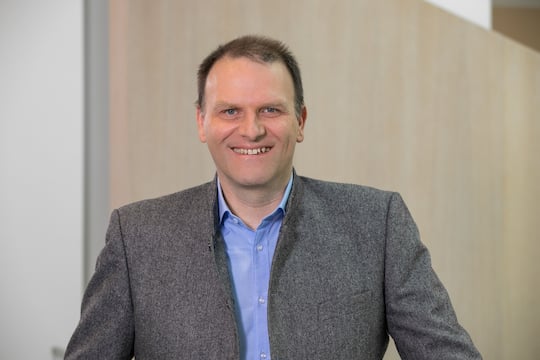 Das ist ab 1.7.2022 der neue Chef von Vodafone Deutschland: Philippe Rogge, zuvor bei Microsoft und Proximus/Belgacom (Belgien) ttig.