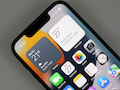 Apple bietet iPhone-Nutzern (Bild: iPhone 13 mini) (Bild "mini") eine Werbe-Tracking-Stopper