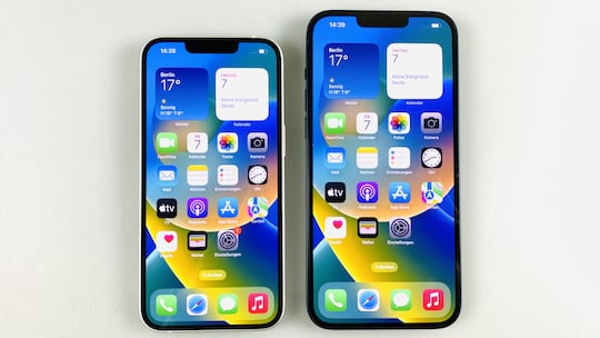 iPhone 14 (l.) und iPhone 14 Plus