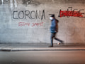 Viele Menschen glaubten, dass Corona nicht gebe, befeuert durch Fake-News und Desinformation