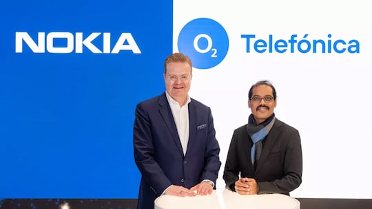 Tommi Uitto, President of Mobile Networks von Nokia, und Mallik Rao, Chief Technology & Information Officer von  o2/Telefnica