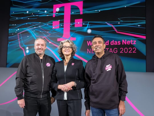 Walter Goldenits, Claudia Nemat und Srini Gopalan auf dem Telekom-Netzetag