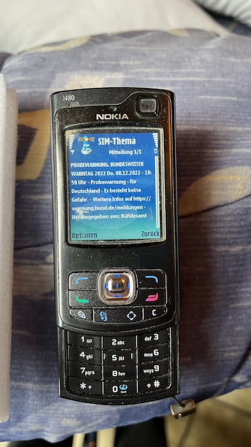 Beim Nokia N80 war der Kanal ("Thema") 919 eingestellt, die Nachricht wurde korrekt empfangen.