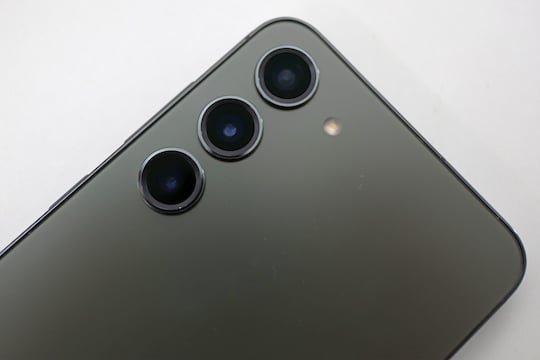 Blick auf die Kamera des Samsung Galaxy S23+