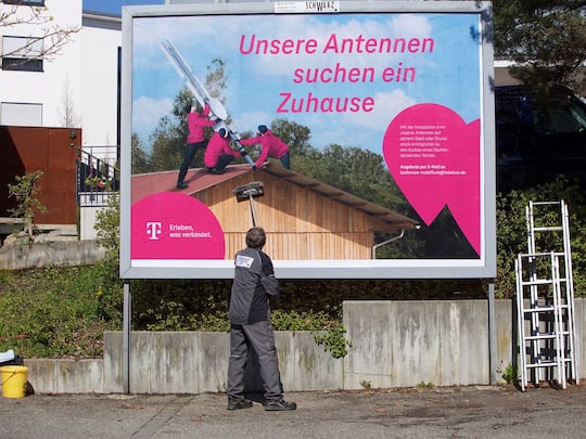 Telekom sucht mit Plakaten nach neuen Standorten