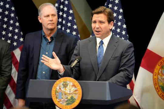 Floridas Gouverneur Ron DeSantis geht mit allen politischen Mitteln gegen Disney vor