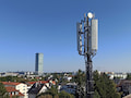 In Stadt und Land wird ausgebaut, hier eine All-in-one-Antenne von Huawei