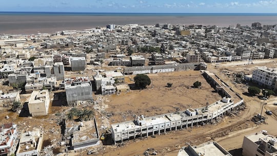 Die berschwemmte Hafenstadt Darna in Libyen, mehr als  30.000 Menschen sind obdachlos