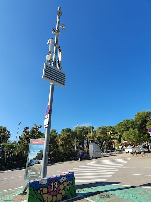 Ein Mobilfunk-Sendemast von Vantage-Towers - in Barcelona (Spanien). Kommt sowas auch bald zu uns?