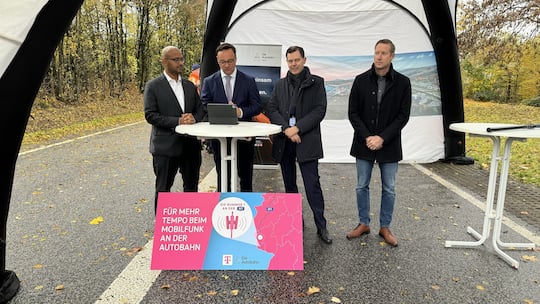 Telekom weiht Autobahn-Sender in Schellenbach ein