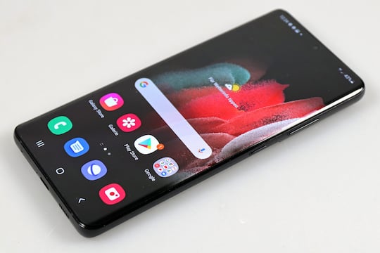 Das Galaxy S21 Ultra soll im Dezember 2023 Android 14 erhalten