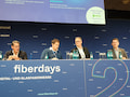 Uwe Nickl, Cordelius Ilgmann, Andreas Mayer und Dominic Hereth (v. l. n. r.) diskutierten auf den Fiberdays ber die Zukunft des Glasfasermarktes. Zugeschaltet war Peter Stuckmann aus Brssel.