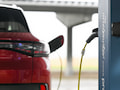 Die Preisfindung und Bezahlung von Ladestrom fr e-Autos wird komplizierter, bleibt aber einfacher als an klassischen Benzin-Tankstellen.