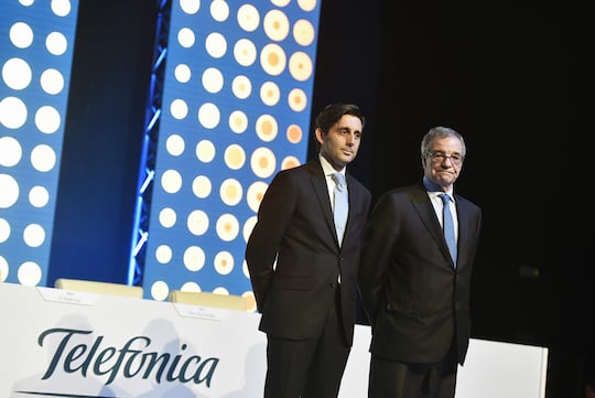 Der aktuelle CEO von Telefnica und sein Vorgnger: Jos Maria lvarez-Pallete (l.) und Csar Alierta-Izuel (r.)