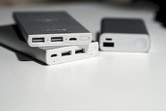 Drei mobile Akkus mit USB-Schnittstelle.